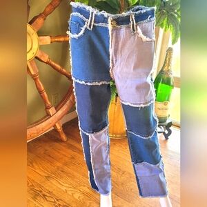 Shein MOD Women Loose Fit Denim Jeans with Frayed Hem Design and contrast color